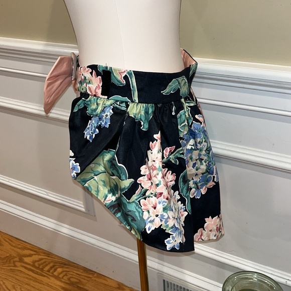 Hydrangeas Apron - Picture 3 of 8